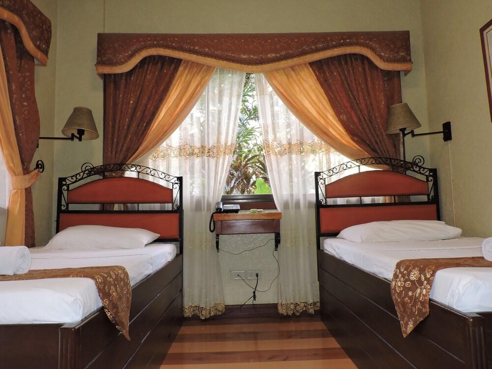 Dao Diamond Hotel & Restaurant Tagbilaran-stad Buitenkant foto